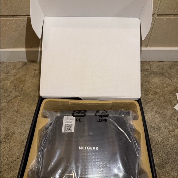 NETGEAR Router - Picture 5 of 6